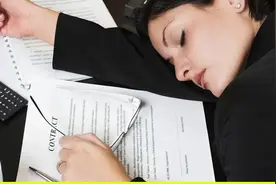 睡觉时肌肉突然抽动，人就醒了，是猝死前兆吗？视频封面