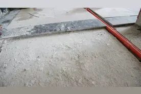 客厅铺地砖,卧室铺地板,有高低差怎么处理?