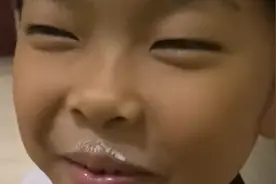 男孩突然将舅舅介绍给单身女老师，听到条件后网友心动了：拆迁户视频封面