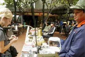 男子13元从旧市场买了张照片，5年后发现价值三千万，赚大了视频封面