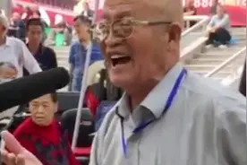 运城南风广场，闫老先生唱蒲剧《赵氏孤儿》，不是专业胜似专业！