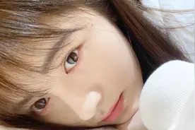 鞠婧祎“新刘海发型”自拍卖萌，你买不买？