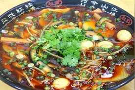 想吃麻辣烫不用去店里了，川菜师傅教你在家做，干净卫生还特好吃视频封面