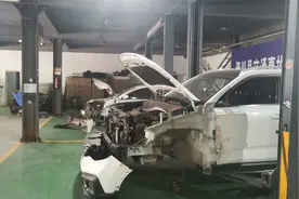 防撞梁对比，三款国产车一款合资车，看看谁的用料更厚道？视频封面