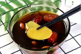 正确的红糖姜汤水，驱寒暖胃还健脾，而且还非常好喝