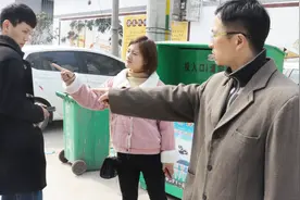 董事长低调回乡修路，被亲戚误认为农民工看不起，结局大快人心视频封面