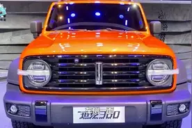 WEY坦克300硬派越野车，车长接近4米8，搭载8AT变速箱最大马力227