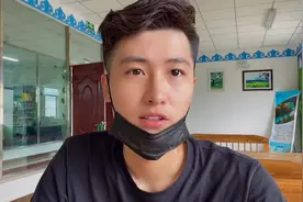 小伙在新疆高速服务区露营三天，会被收超时费？看看收费员怎么说