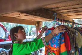 衣服洗两次就变形发旧，原来是晾晒方法错了，看完果断转发给家人视频封面