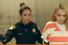 美国女子监狱的混乱生活，跟男囚犯用马桶交流，还共用一套内衣裤视频封面