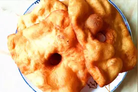 老广爱吃的咸煎饼怎么做，加两块腐乳，咸香酥脆，太解馋了