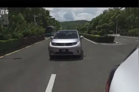 比亚迪海豚来袭，10万级纯电车内卷开始了！试驾一番，感觉香极了