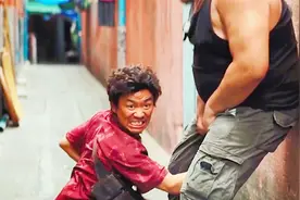 九大蛋疼爆笑场面，有一种痛隔着屏幕都能感觉到，演员真是敬业