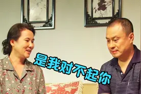 唐鉴军为何要跟妻子王小华离婚？小华：十年没孩子！唐鉴军谈家人视频封面