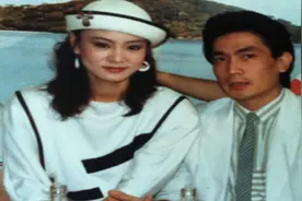 晚节不保！68岁刘永三度离婚，被小30岁妻子狠甩，独自抚养俩儿子视频封面