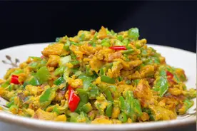 辣椒炒鸡蛋先炒鸡蛋你就错了，难怪没有饭店的好吃，教你正确做法视频封面