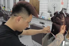 酷感女孩夏日首选漫画刘海，短发打造朋克风格，做夏天最酷的妞