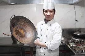 原来旧锅也能开锅养锅炼锅润锅，厨师长教几个技巧，破锅也不粘锅视频封面