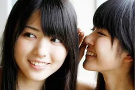 为什么日本女生，牙齿都是参差不齐的，这是怎么造成的？视频封面