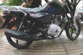 小伙买了一台合资车！雅马哈天剑150包上牌8980！你觉得划算吗？视频封面