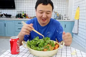 麻辣烫自己在家也能做，简单几步，麻辣鲜香，吃的好过瘾！视频封面