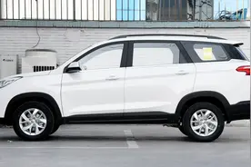 2019款五菱宏光S3！自动挡6.68万起，比对手好看，还是7座中型SUV