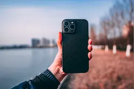 终于买到了iphone 13 pro max 最佳手机壳，我退掉了Apple Care+