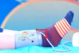 现场教你测血压，快拿出血压计，一起测量踝肱指数