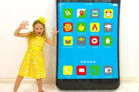 外国小女孩，宝贝捡到一个神奇的打气筒，竟然能把任何东西变大！视频封面