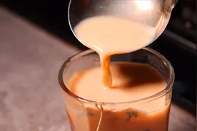 外面卖一杯20块的奶茶，教你在家做，奶茶香纯正，好喝健康