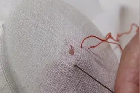 还在为裙子破洞烦恼吗，这种方法简单实用，自己也能修补视频封面