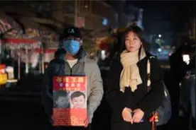 人贩子刑满释放后陪被拐孩子母亲寻找线索，称想真诚赎罪，曾供述把孩子推下河但如今否认“真的没有”视频封面
