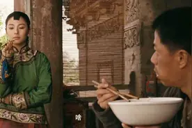 《白鹿原》南方人不懂北方人蹲着吃饭，段奕宏吃饭这段让人流口水视频封面