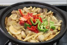 广东啫啫煲为什么那么香？原来做法真讲究，一开盖香气扑鼻真好吃视频封面