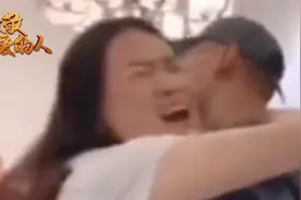 盘点偷偷回家探亲的兵哥哥，太久没回家妈妈都认不出了，看哭了！
