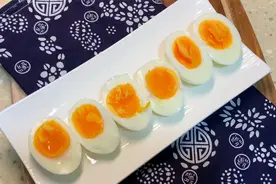 究竟几分钟能做出完美水煮溏心蛋？视频告诉你