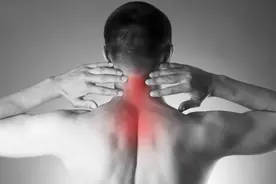 睡觉不用枕头，有助于改善颈椎病吗？医生给出答案