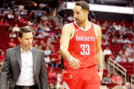 火箭遇到神助攻！热火白送安德森1560万，还请他帮助火箭打球视频封面