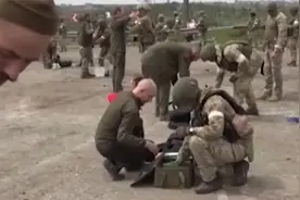 普京签署一系列部分动员相关的法律：主动投降者最高监禁10年视频封面