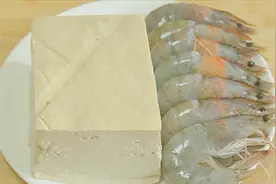 一块豆腐一盘虾，我家一周要吃4次，鲜嫩入味，出锅汤汁都不剩