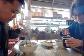 家里的钥匙丢了，今天去配钥匙拿回家却没法使用，还好有上门服务视频封面