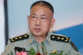 揭秘：少将和中将的区别是什么呢？