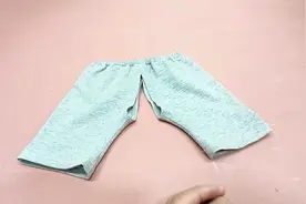 今天教大家做宝宝的开裆裤，方法简单易学，朋友都夸好“学浪计划