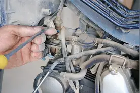 摩托车旧化油器怎么拆卸？只需两分钟让你轻松学会，新手也能用