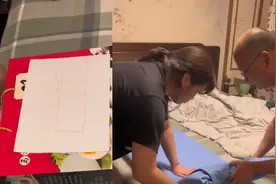 女子在校要求被子叠成豆腐块,父母齐力设计做"神器",验收成果乐坏视频封面