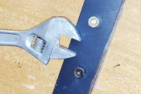 六角扳手在螺丝孔里一直打滑转圈，拆不动螺丝怎么办？这方法好用