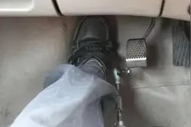 松离合器不回位，是总泵故障还是踏板问题？检查这俩地方视频封面