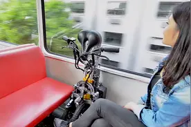 可以带上地铁的三轮车见过么？MYLO电动车一秒就能完成折叠