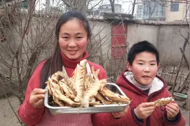 淮河噘嘴鲢4块一斤，买三斤油炸吃，肉质鲜美香喷喷视频封面