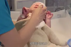 最重“巨婴”，出生时体重重达14斤，现在竟变成这样！视频封面